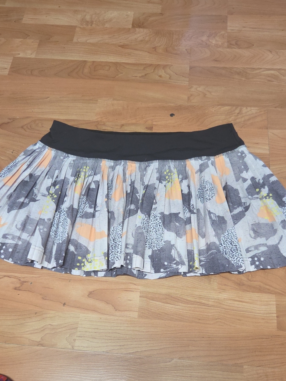 lululemon athletica Pleated Mini Skirt in Gray, Black, Orange, Yellow
